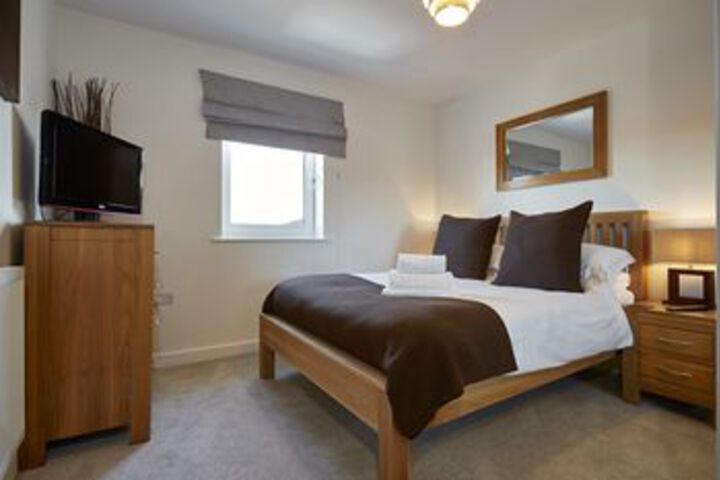 Room 6 of 25