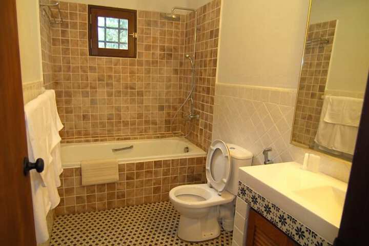 Room 15 of 27