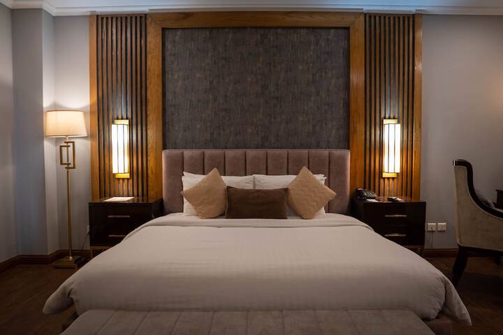 Room 9 of 35