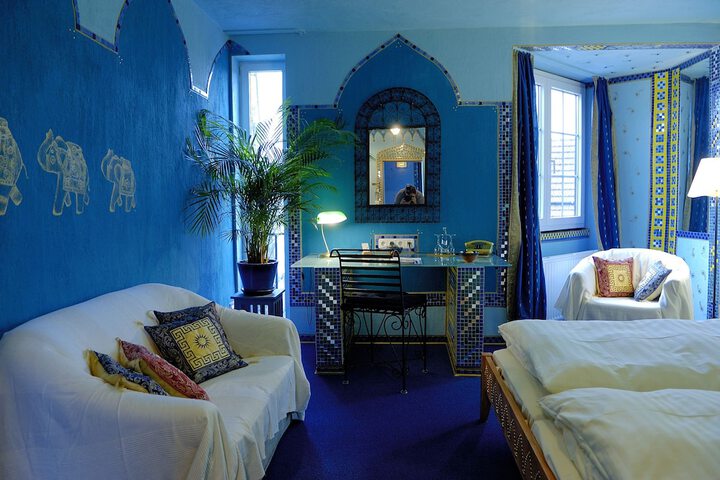 Room 14 of 283
