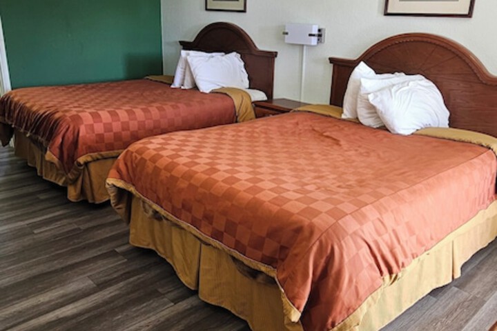 Room 14 of 33