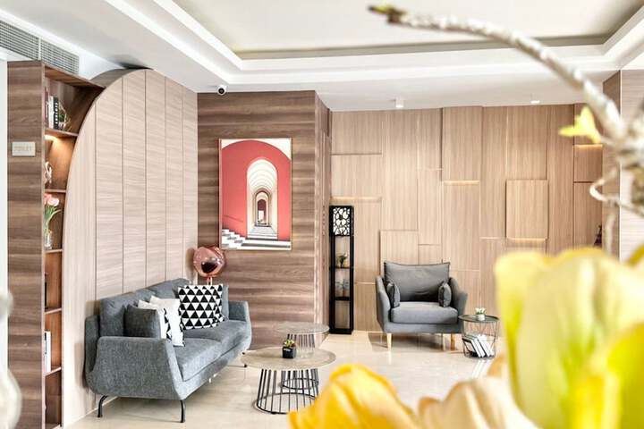 Entrance & Lobby