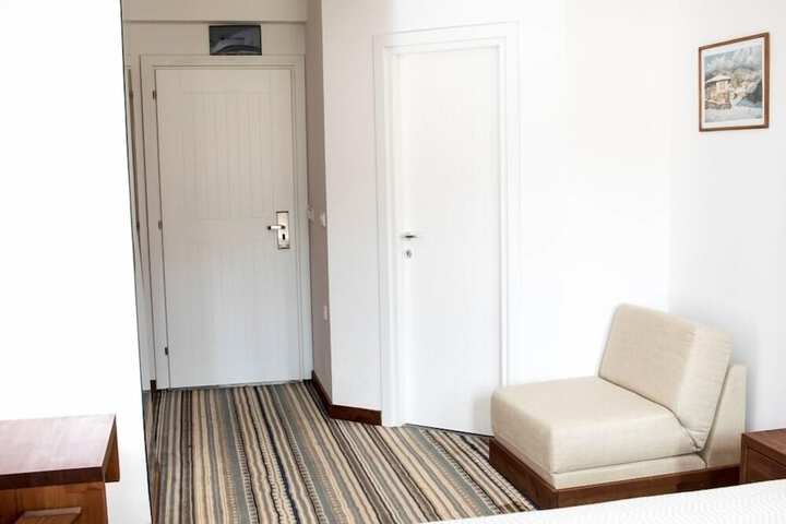 Room 23 of 30