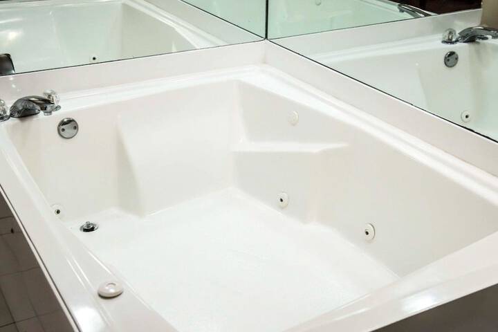 Queen Bed Accessible (3 of 7)