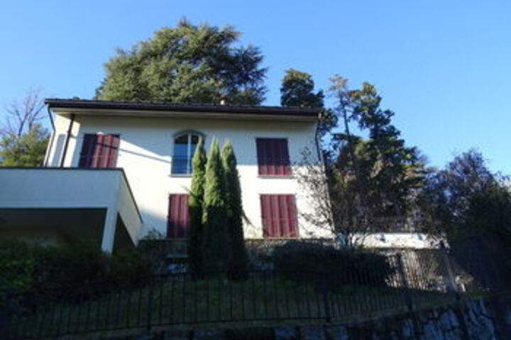Como Lake Home