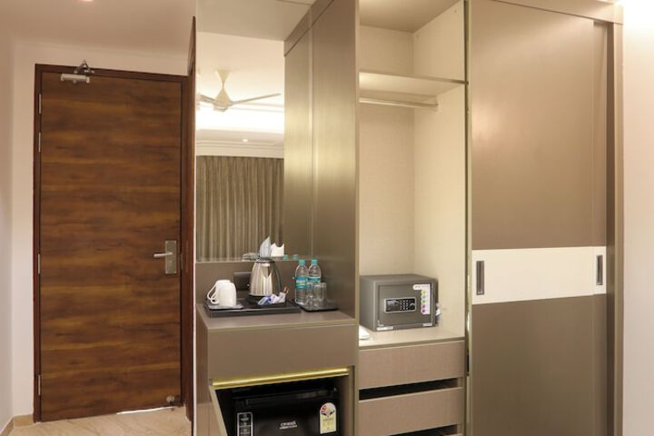 Room 3 of 30