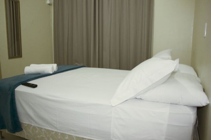 Room 2 of 6