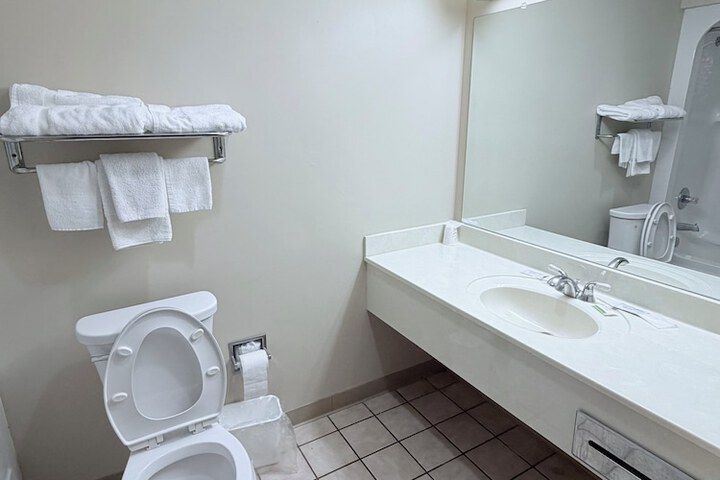 Room 15 of 19
