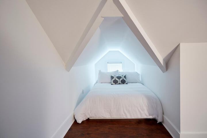 Room 25 of 94