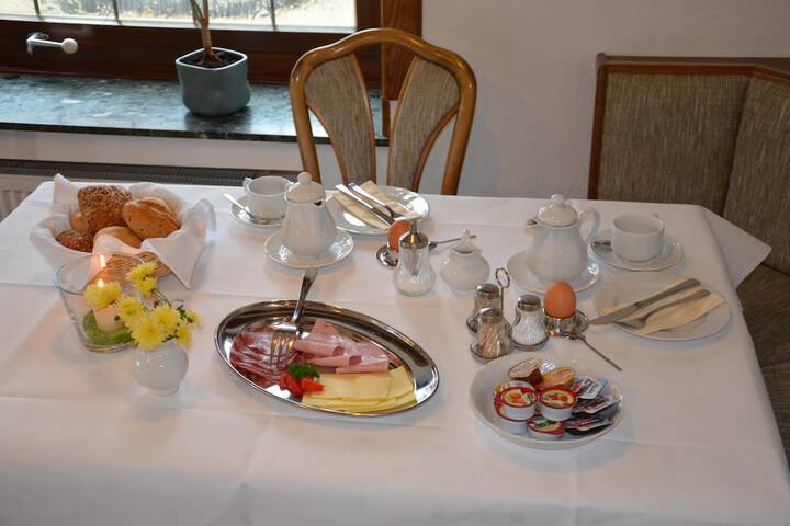 Dining 17 of 22