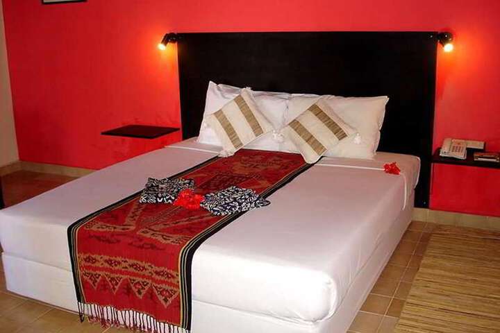 Room 10 of 26
