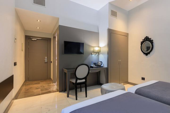 Room 21 of 88