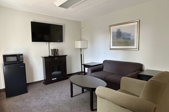 Room 4 of 35
