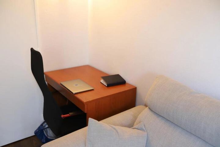 Room 28 of 53