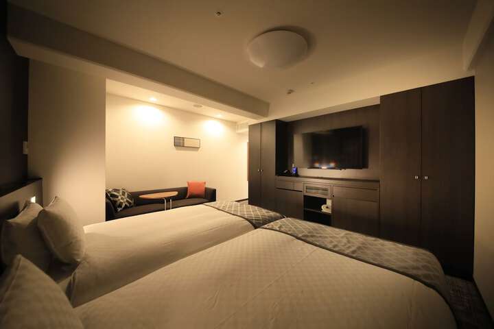 Room 21 of 82