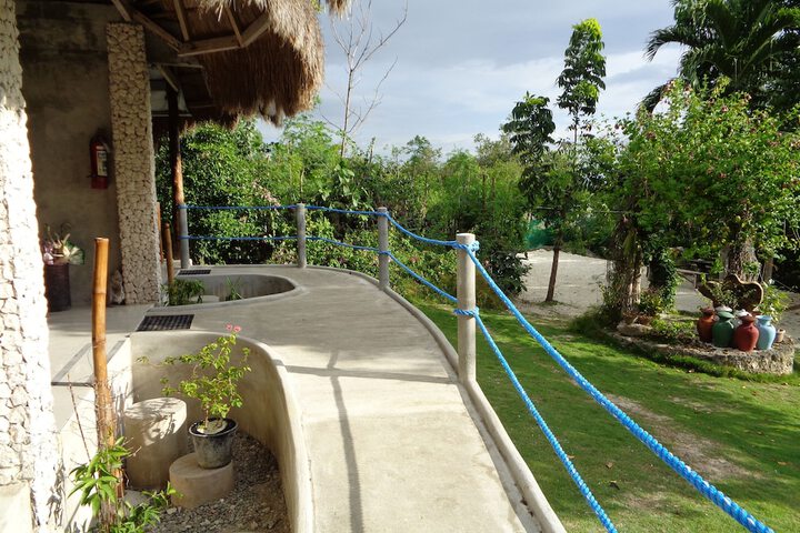 Hotel Exterior 84 of 85