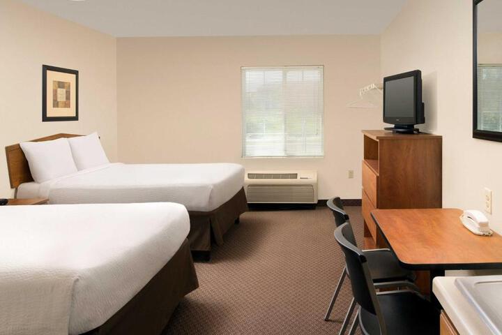2 Double Beds (3 of 9)