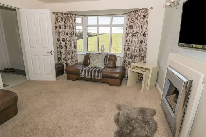 Room 2 of 23
