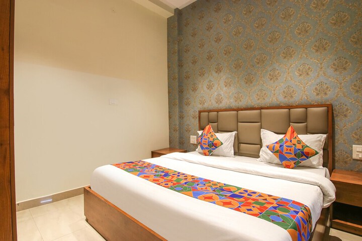 Room 20 of 38