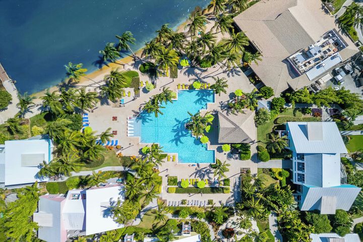 Hotel with Pool
