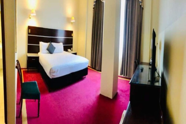 Room 18 of 34