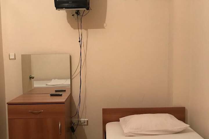 Room 7 of 15