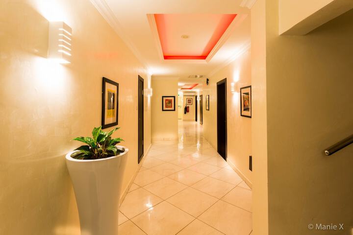 Ballroom/Hall 36 of 39