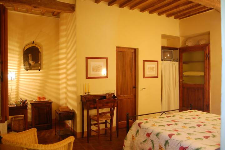 Room 15 of 32
