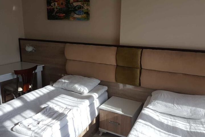 Room 4 of 15