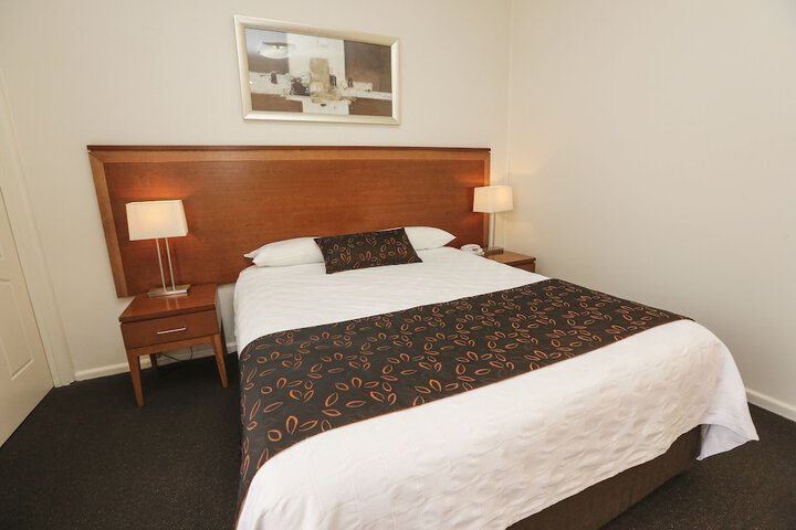 Room 6 of 119