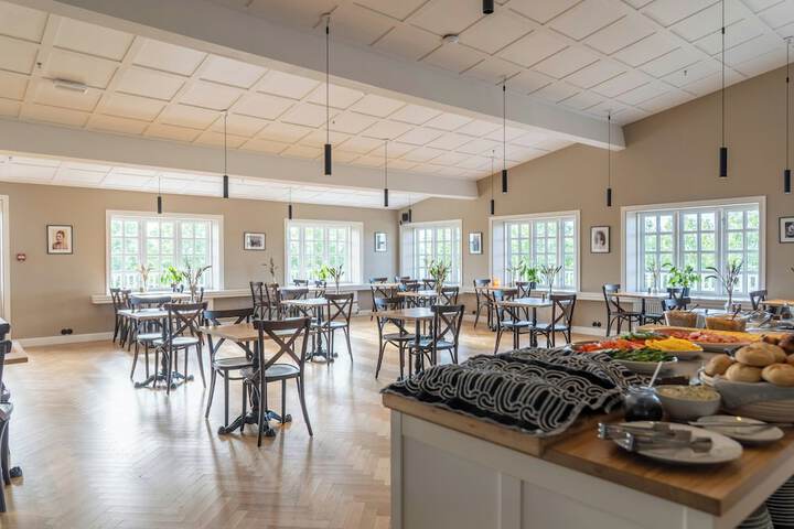 Room 18 of 53