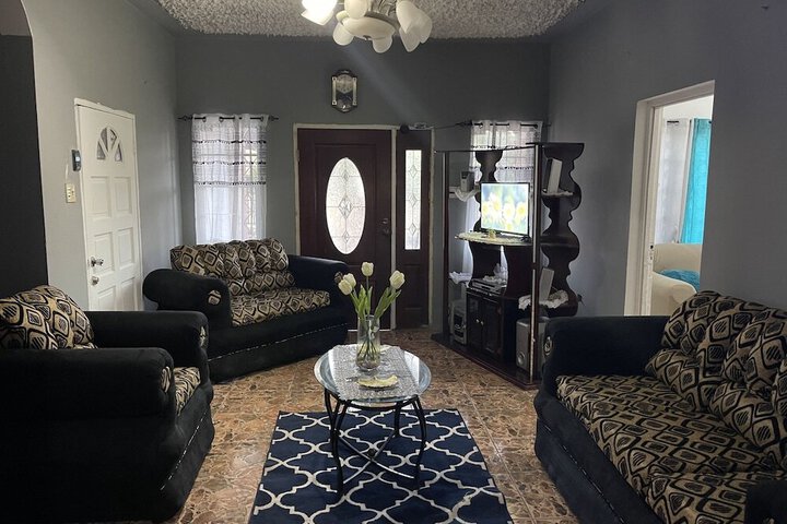 Room 2 of 10