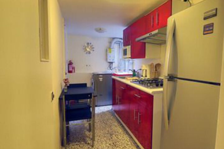 Room 6 of 16