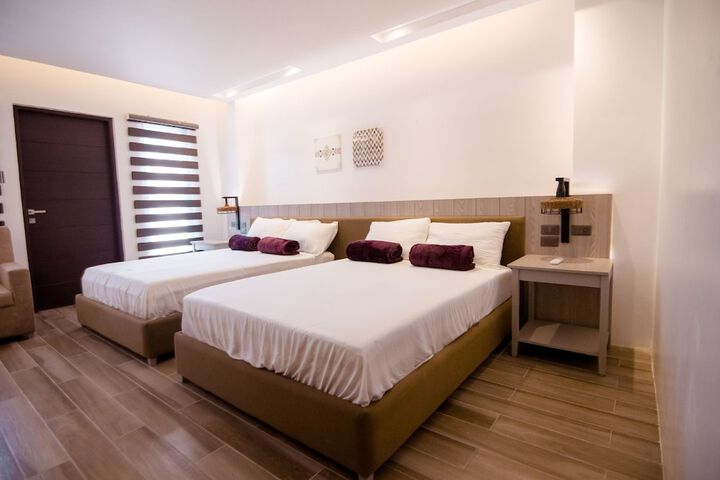 Room 10 of 72