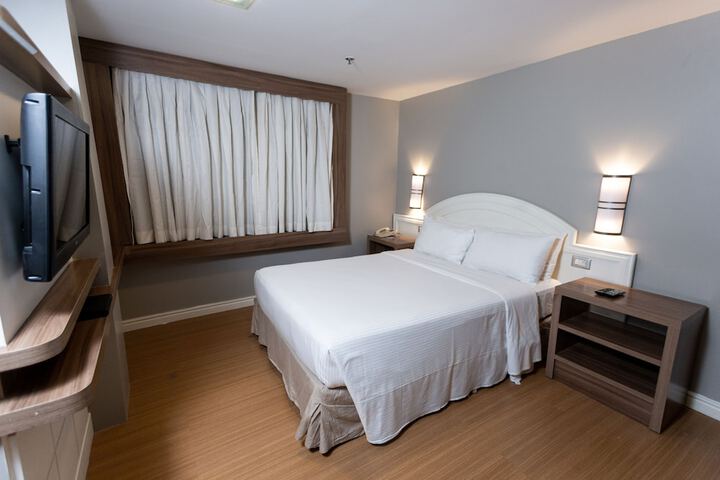 Room 12 of 92