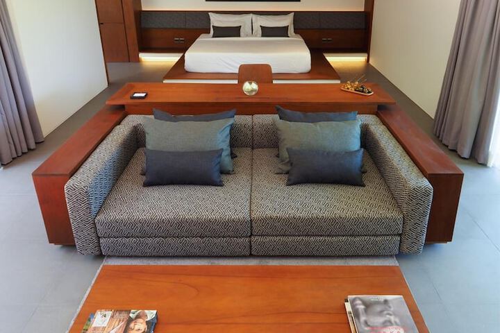 Room 8 of 38
