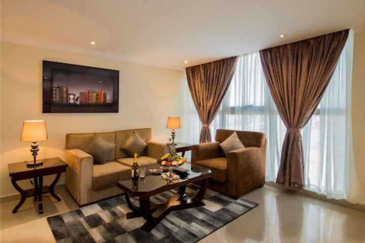Room 18 of 28