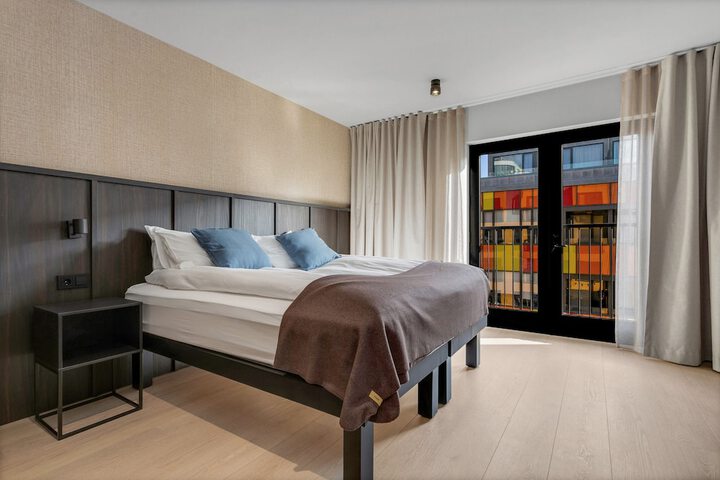 Room 10 of 48