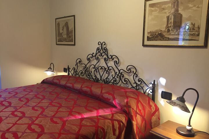 Room 8 of 27
