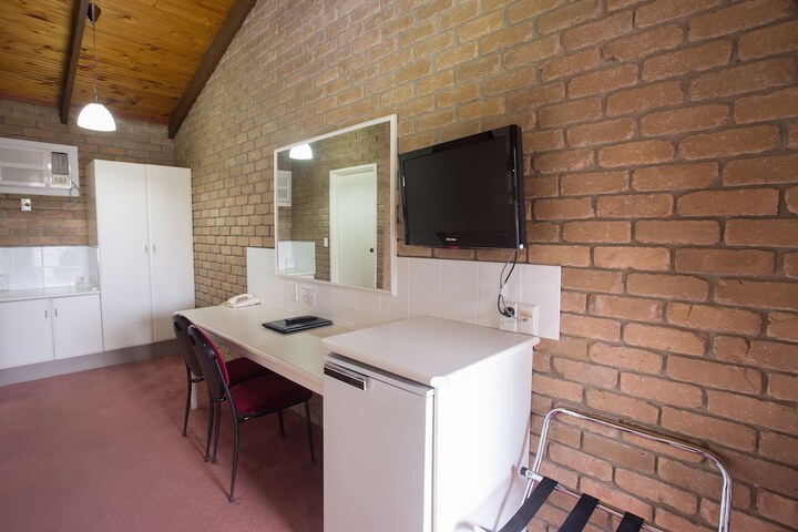 Room 5 of 70