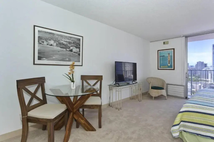 Room 4 of 20