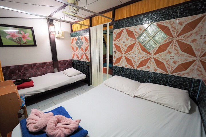 Room 15 of 42