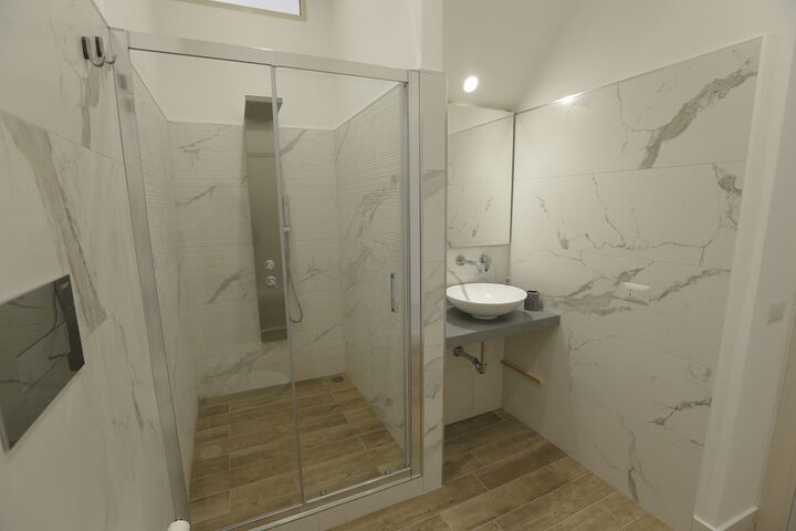 Room 15 of 35