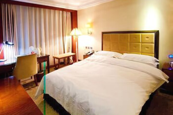 Room 7 of 8