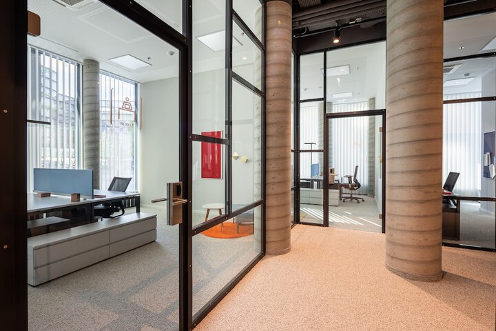 Business Center 35 of 38