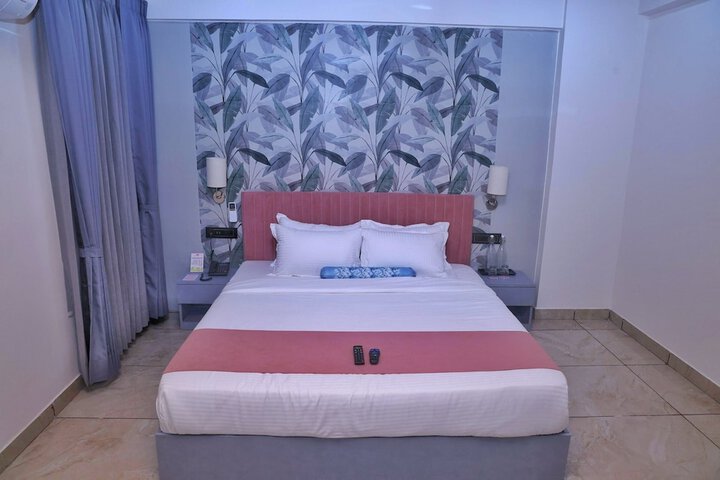 Room 6 of 19