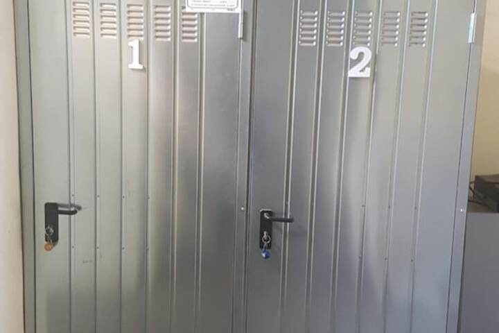 Room 32 of 53