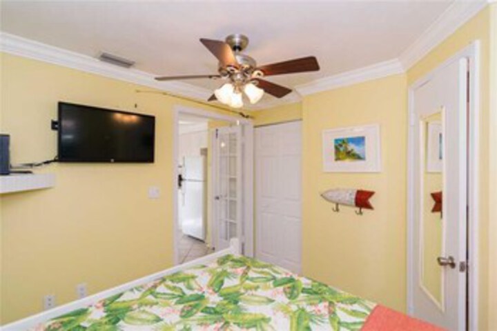 Room 32 of 43