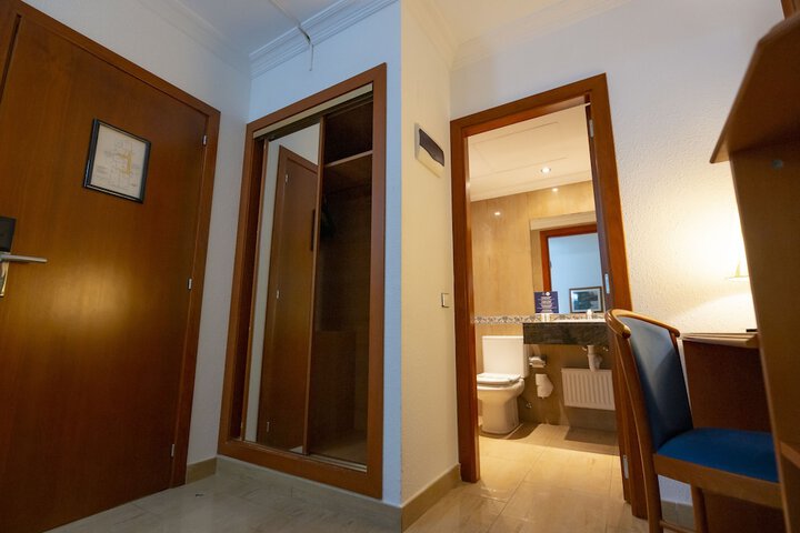 Room 47 of 81