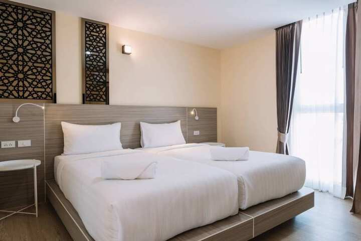 Room 2 of 7